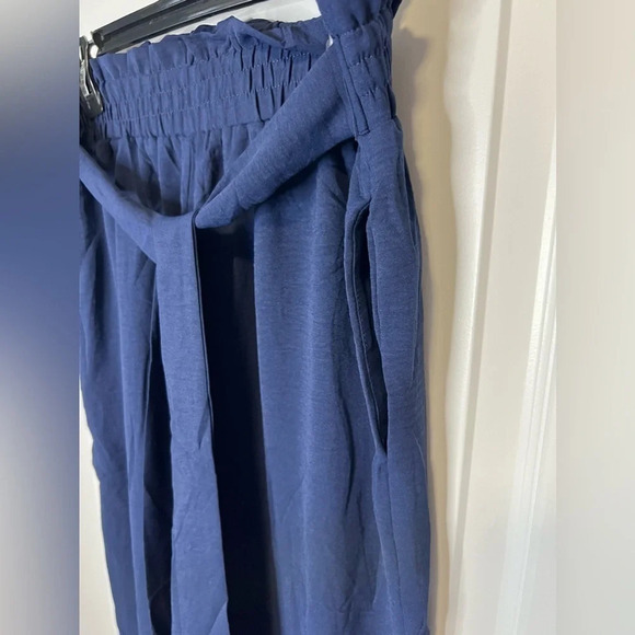 NWT | Navy Wide Leg Paper Bag Pants | Size  S [31] - Picture 3 of 7